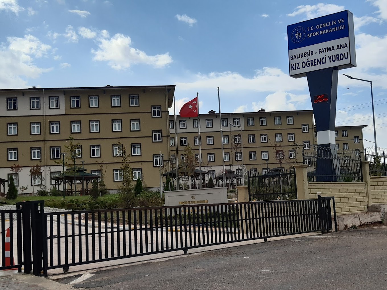 Fatma Ana Kız Öğrenci Yurdu